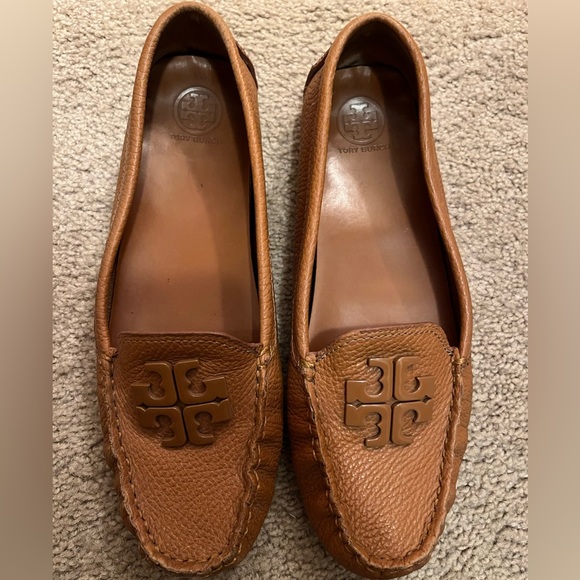 Tory Burch Shoes - Tory Burch Tan Leather Logo Driving Loafers (Women)